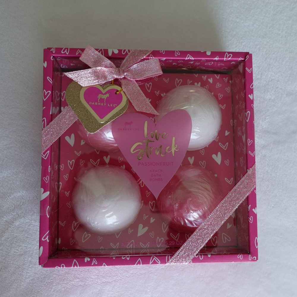 Dabney Lee Love Struck Bath Bomb Gift Set